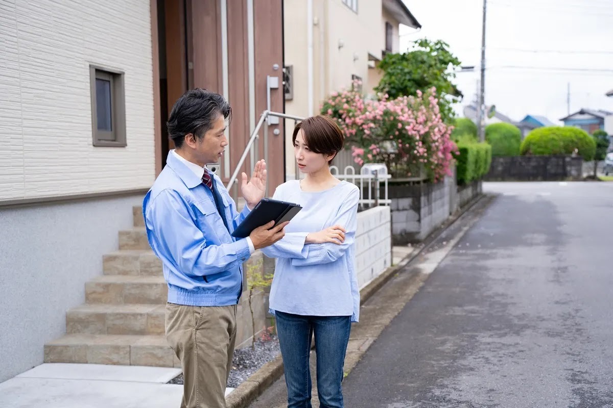 シロアリ駆除料金の相談風景