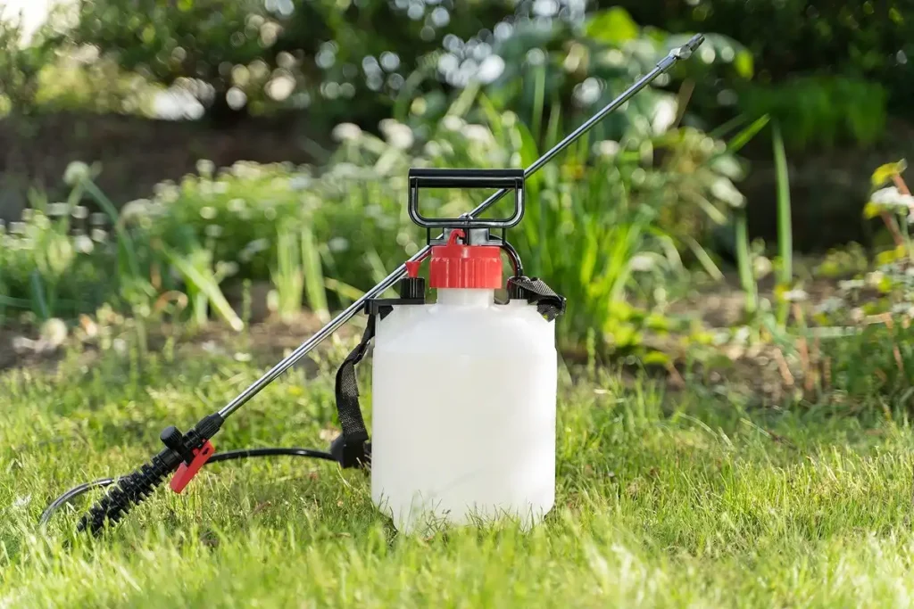 シロアリ駆除を自分でやる際に必要な噴霧器