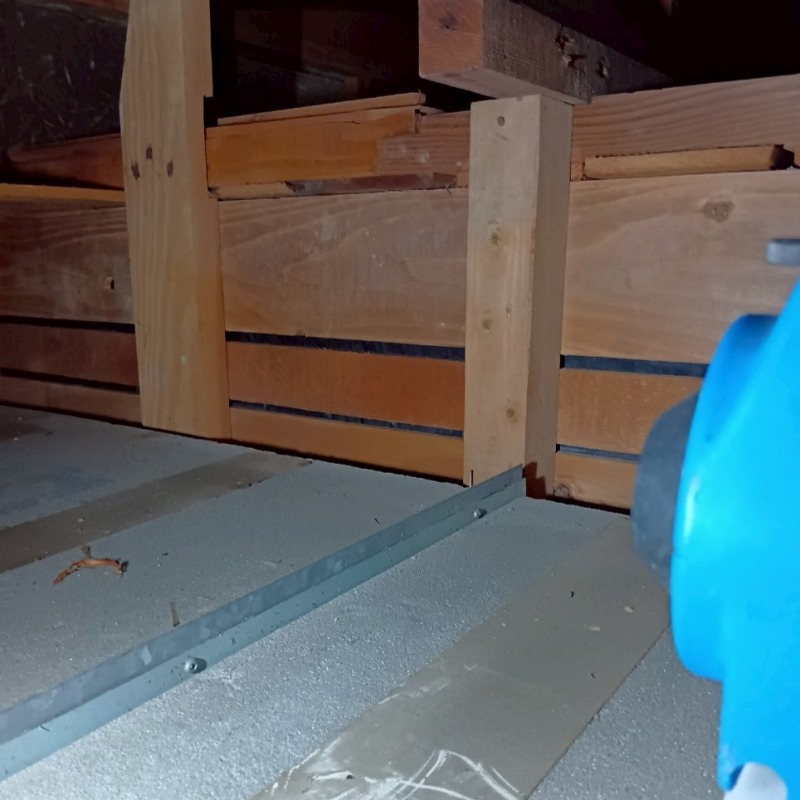 噴霧器で薬剤を散布