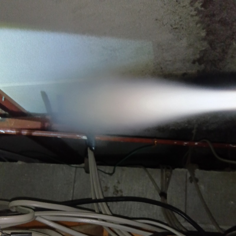 忌避スプレーを散布