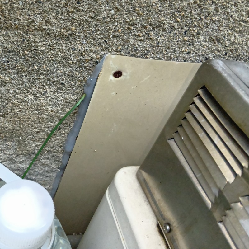 壁のすき間を封鎖