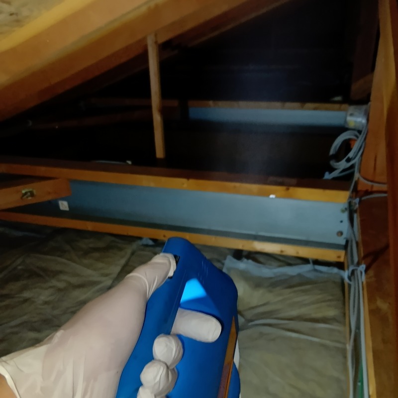 配管カバー内のすき間