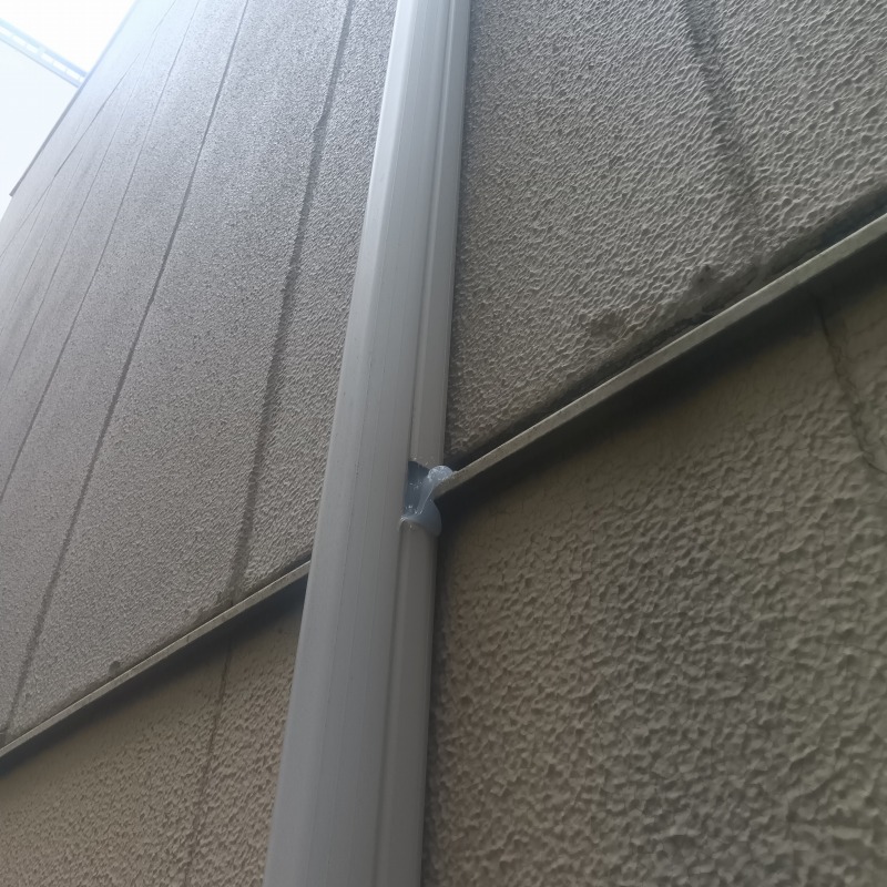 配管カバーのすき間を封鎖