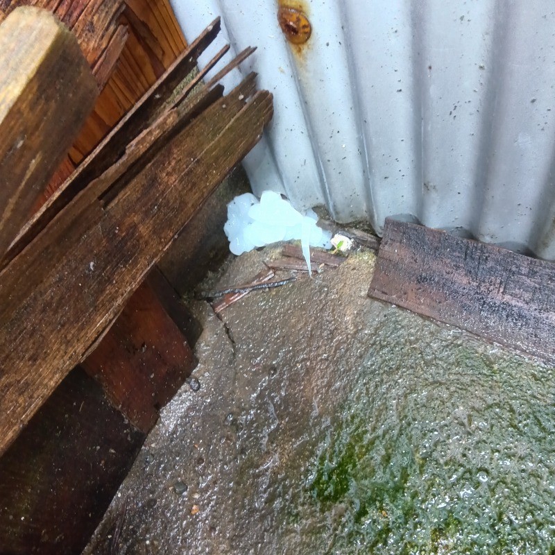 基礎部分のすき間を封鎖