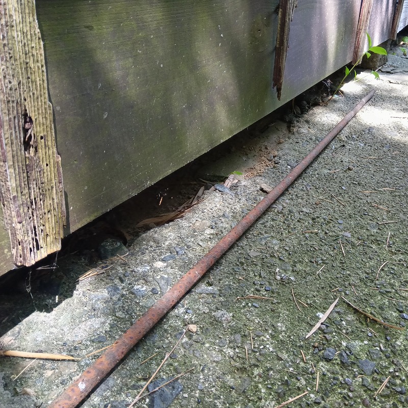 建物の基礎と地面のすき間