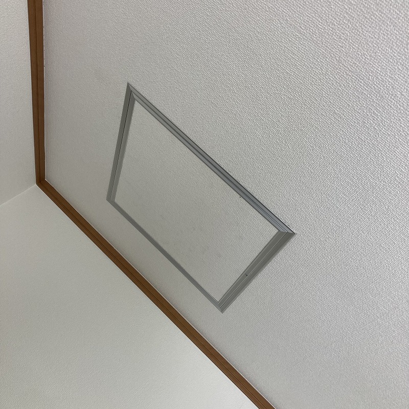 天井に新設した点検口