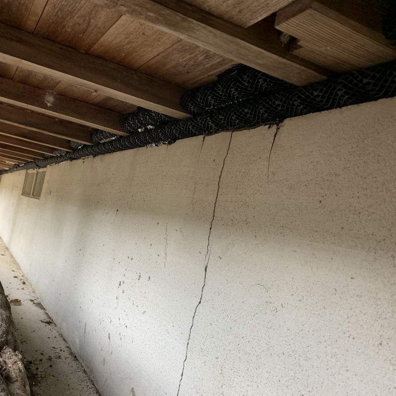 床下のすき間を封鎖