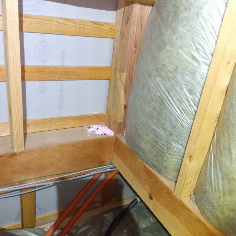 殺鼠剤を設置した様子