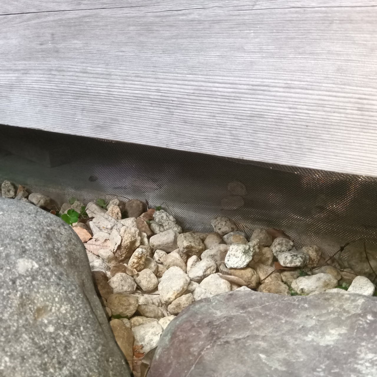 床下のすき間を封鎖