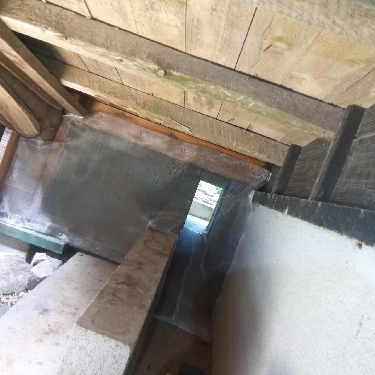 床下の侵入経路を封鎖