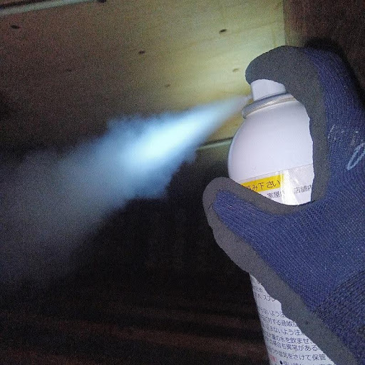 殺虫処理の様子