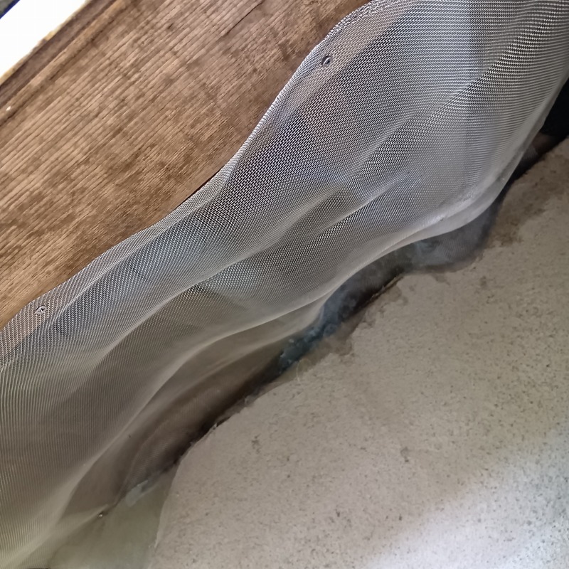 床下への侵入経路を封鎖