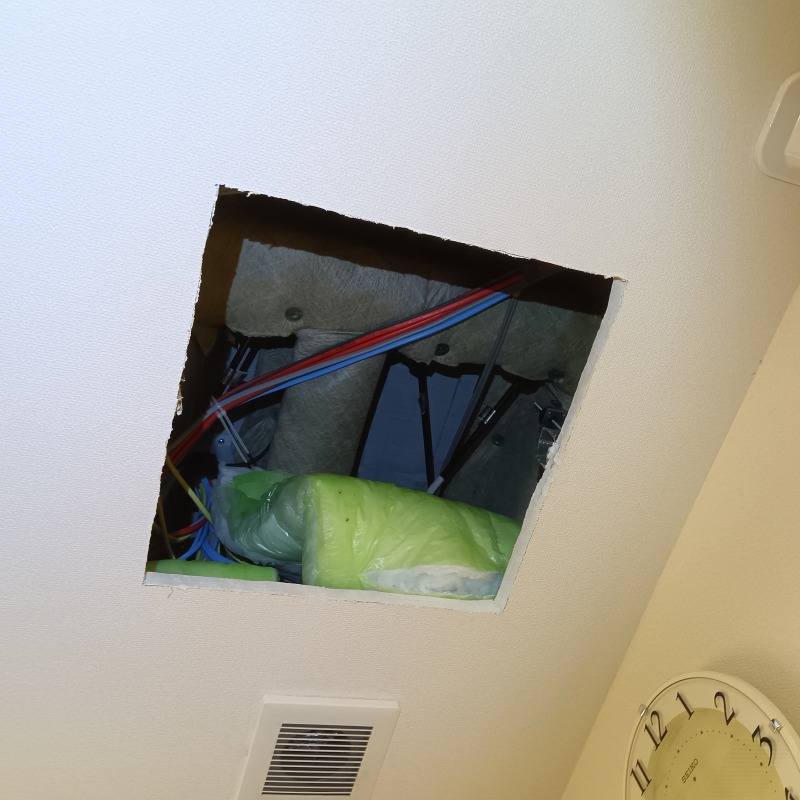 天井に作成した点検口