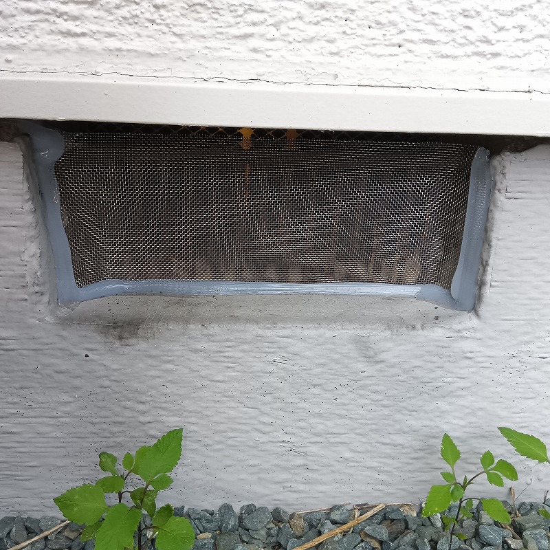 換気口に防鼠金網を設置