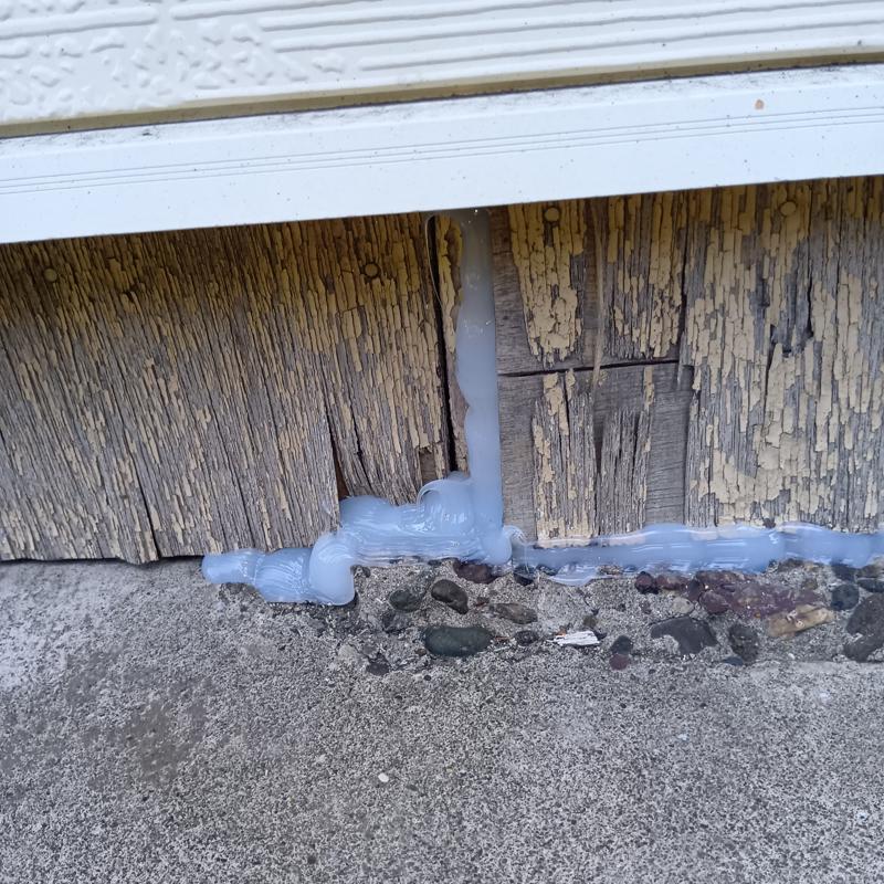 基礎部分のすき間を封鎖