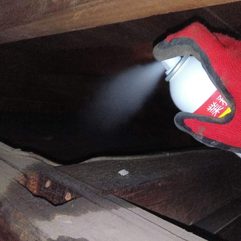 忌避剤散布の様子