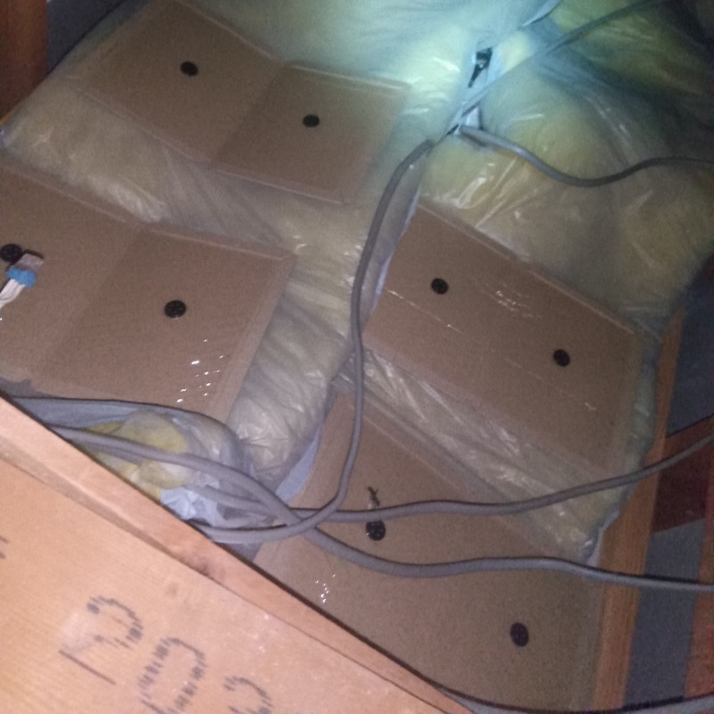 粘着シートを設置した様子