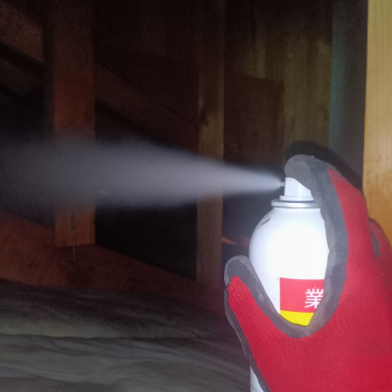 忌避剤散布の様子