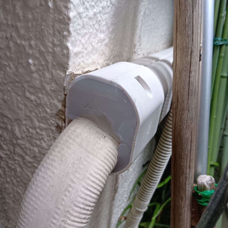 エアコンホースのすき間を封鎖