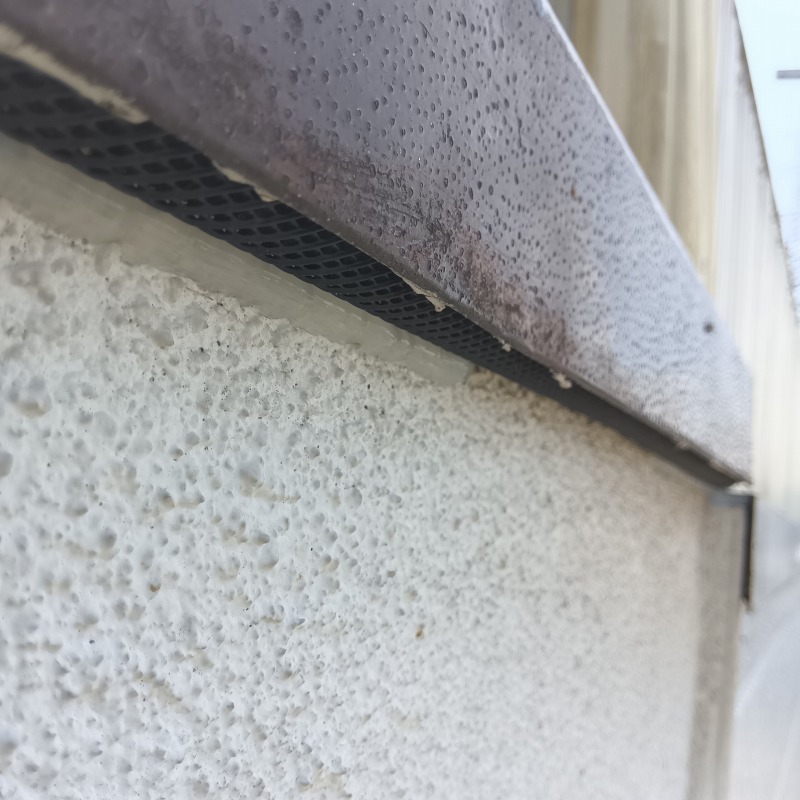 笠木のすき間を封鎖