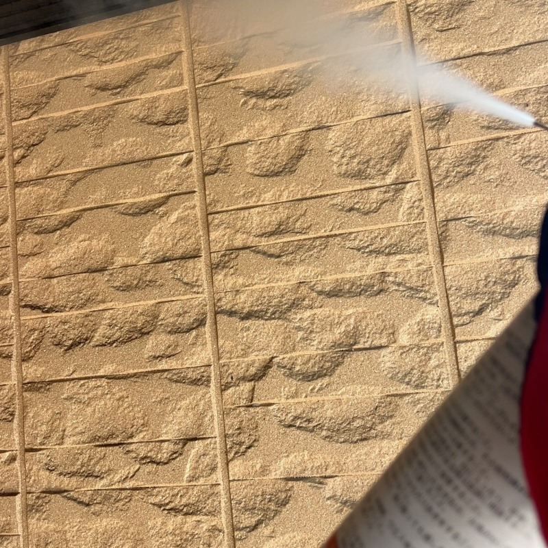 忌避スプレーを散布