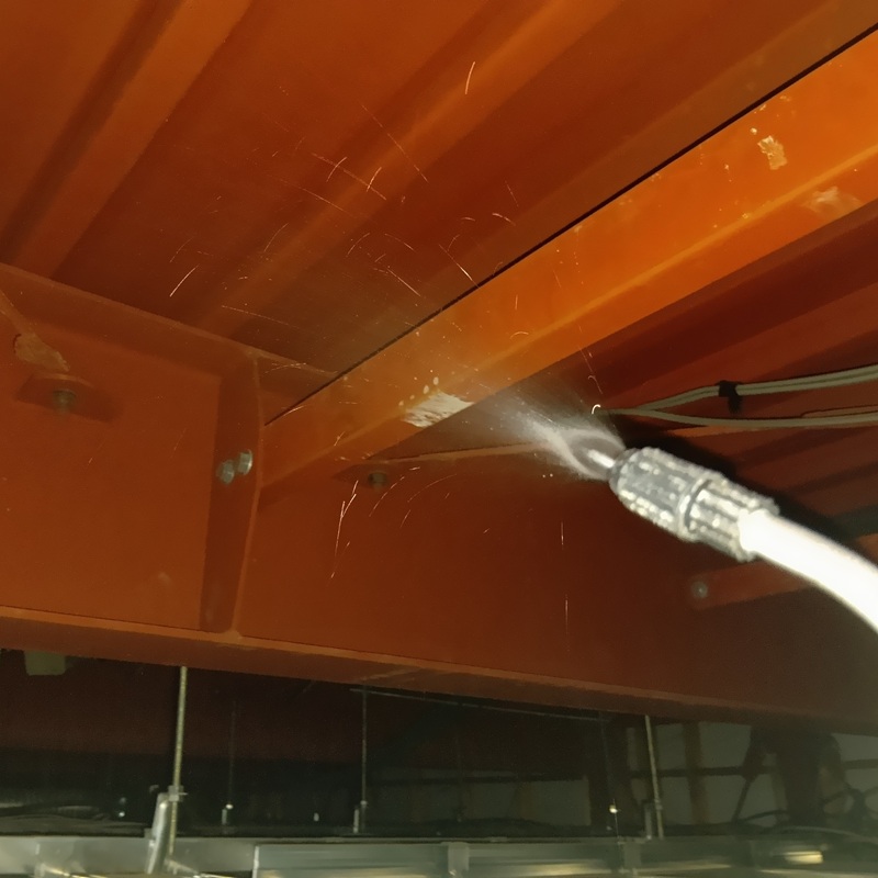 除菌・殺虫剤を散布