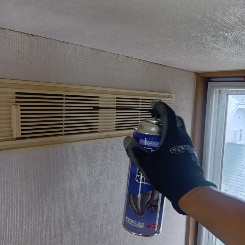 通気口に忌避剤を注入