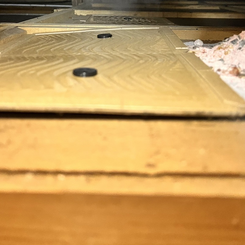 粘着シートと殺鼠剤