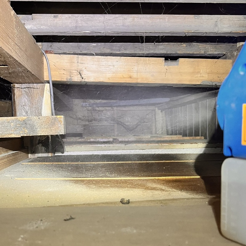 除菌・殺虫剤を散布