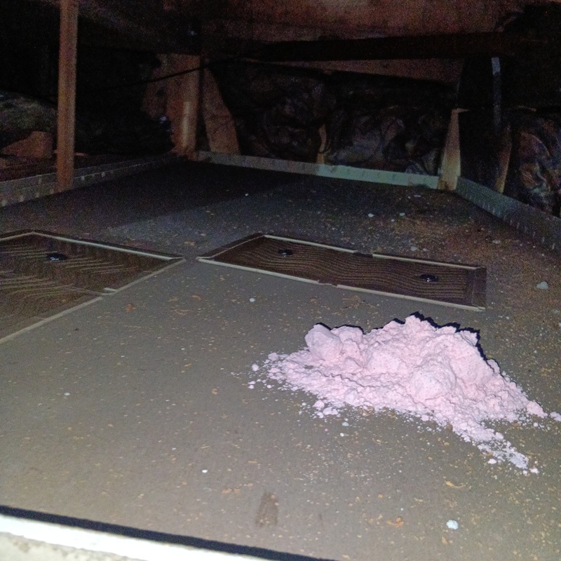 殺鼠剤と粘着シート