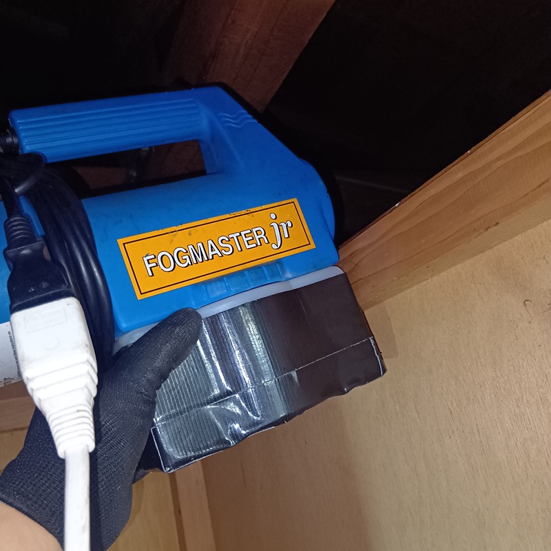 除菌・殺虫剤散布の様子