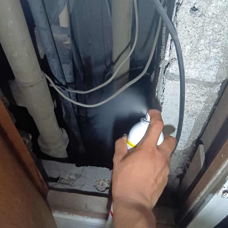 忌避剤散布の様子