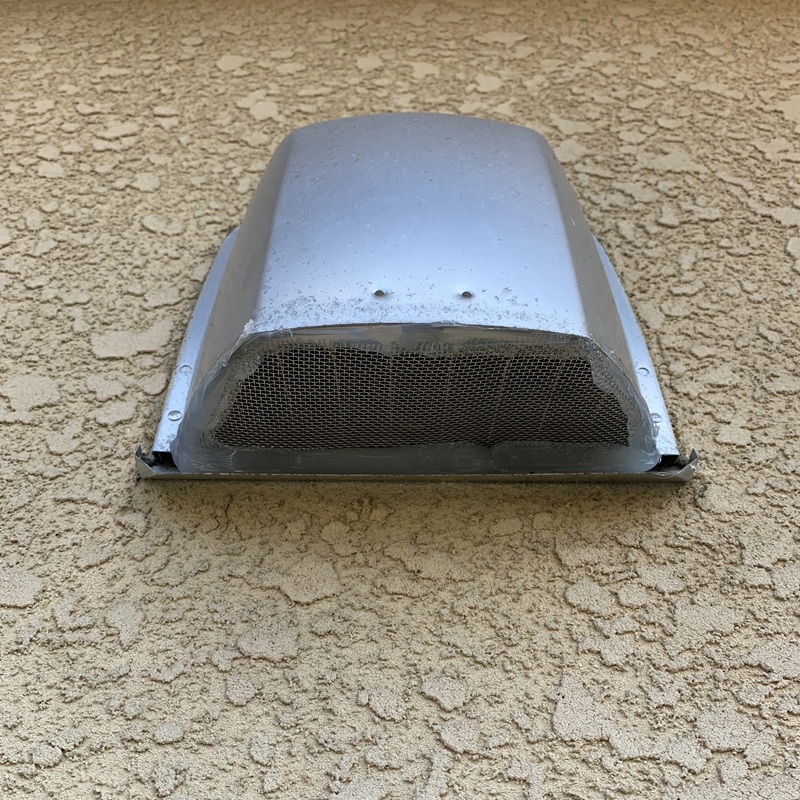 換気扇排出口をふさいだ様子