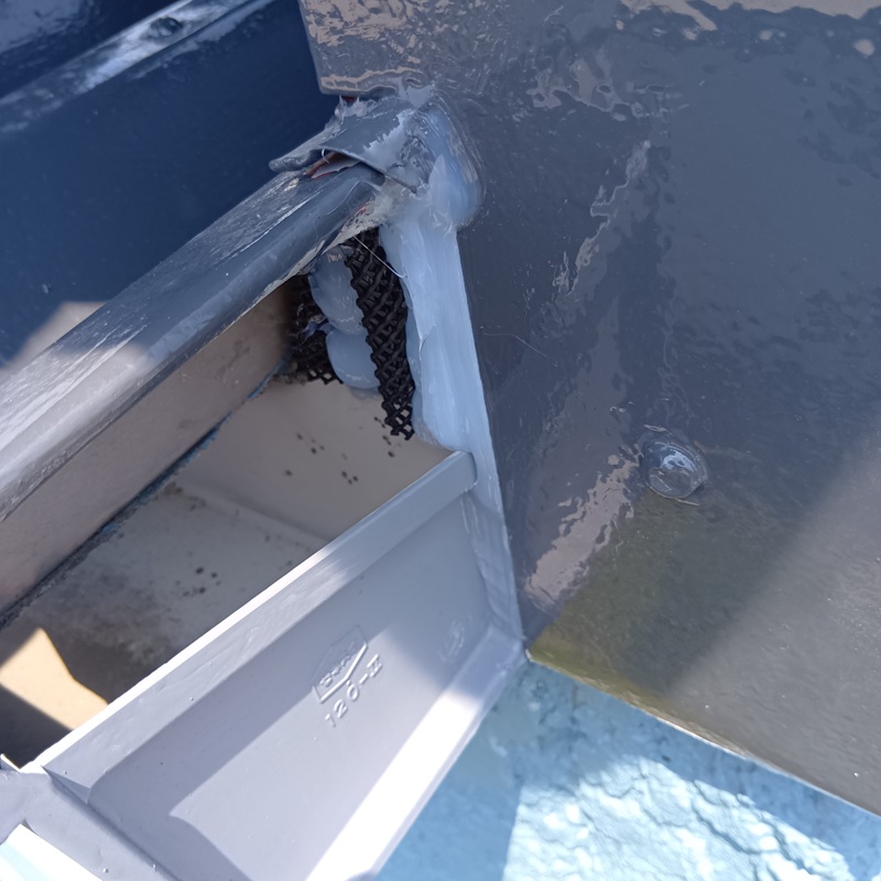 侵入口になっているすき間を封鎖