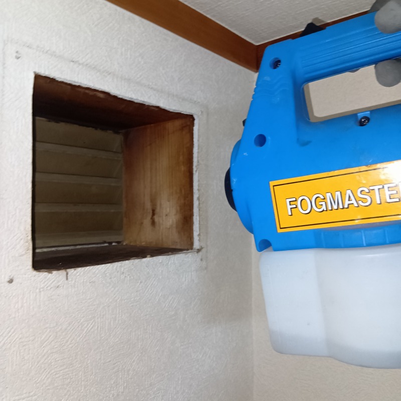 清掃後に除菌・消臭剤を吹き付け