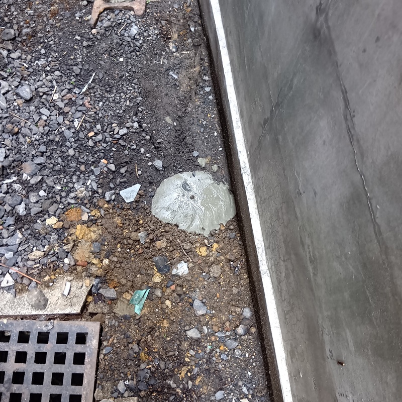 穴をふさいだ様子