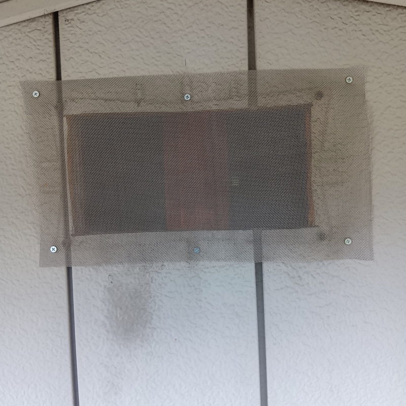 金網を設置した通気口