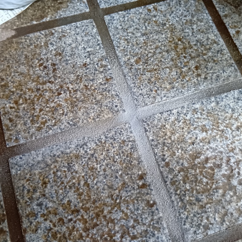 穴を開けた箇所を修復した様子