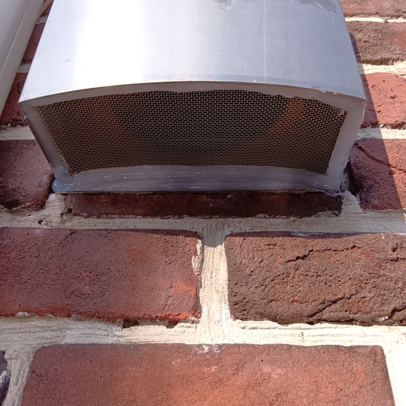 換気扇排気口に金網を設置