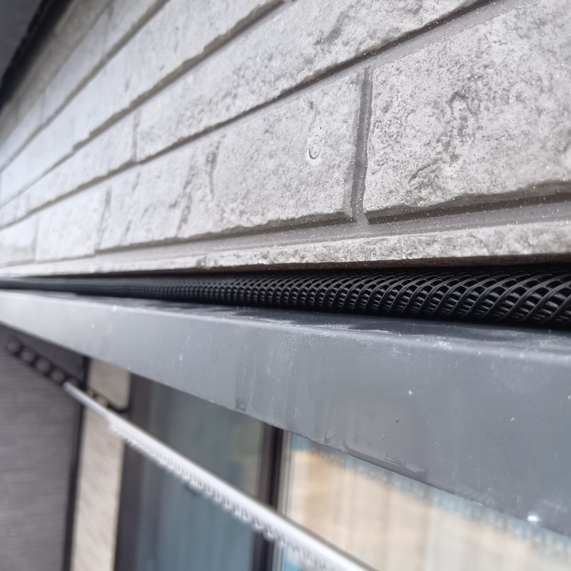 窓上のすき間を封鎖