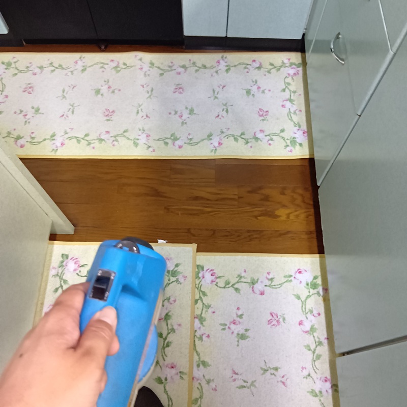 除菌・消臭剤散布の様子