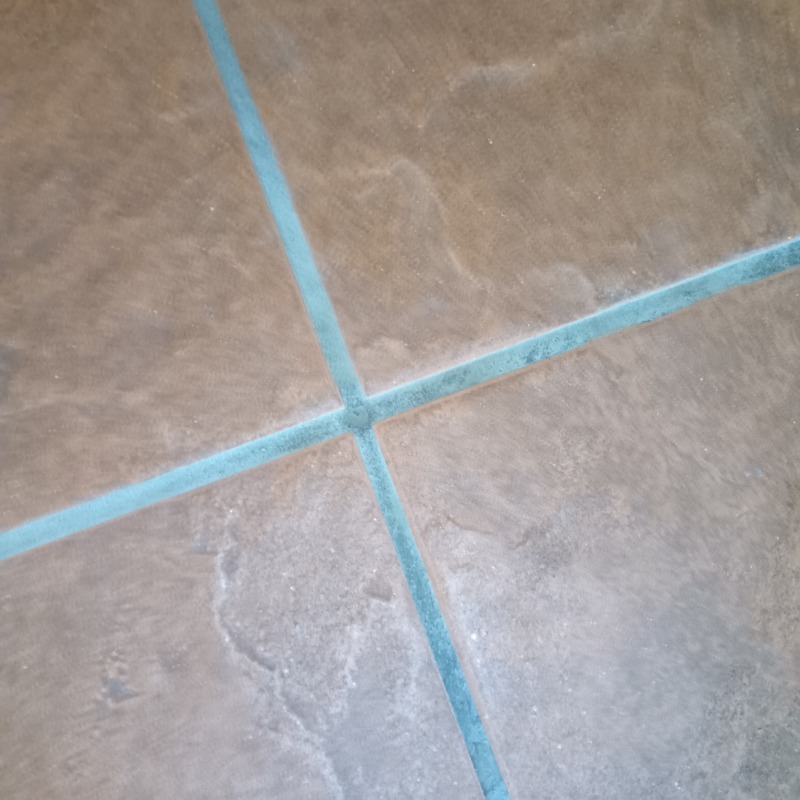 穴を開けた箇所を修復した様子