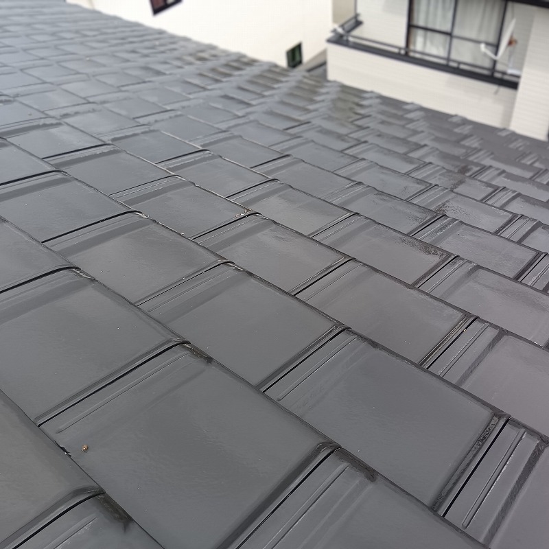 フンを清掃しきれいになった屋根