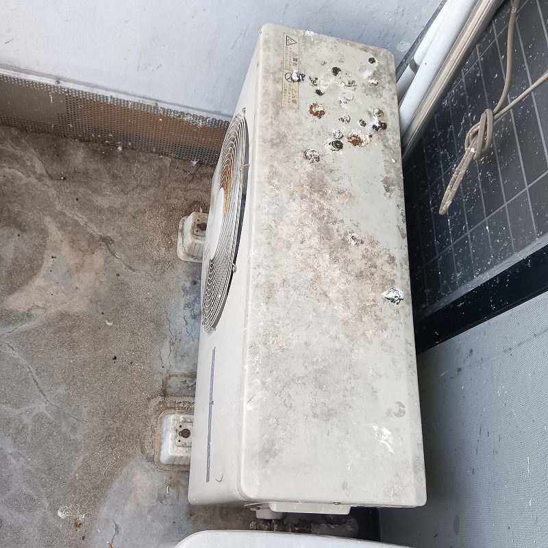 室外機上のフン害