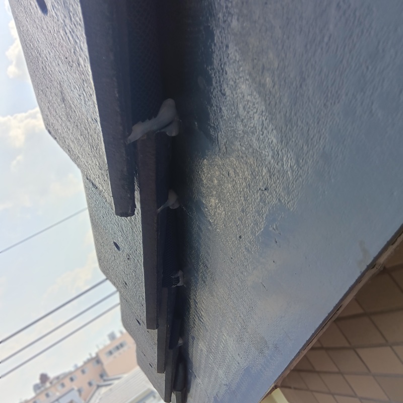 屋根のすき間を封鎖