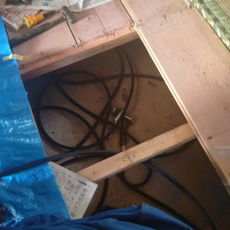 畳の下に新設した点検口