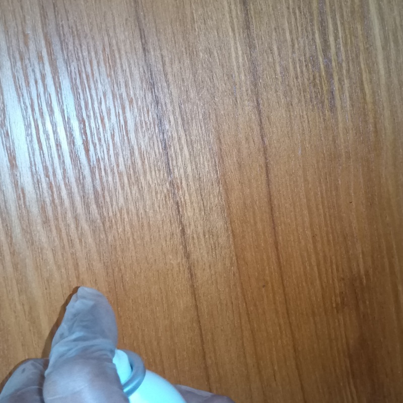 壁内に忌避剤を注入