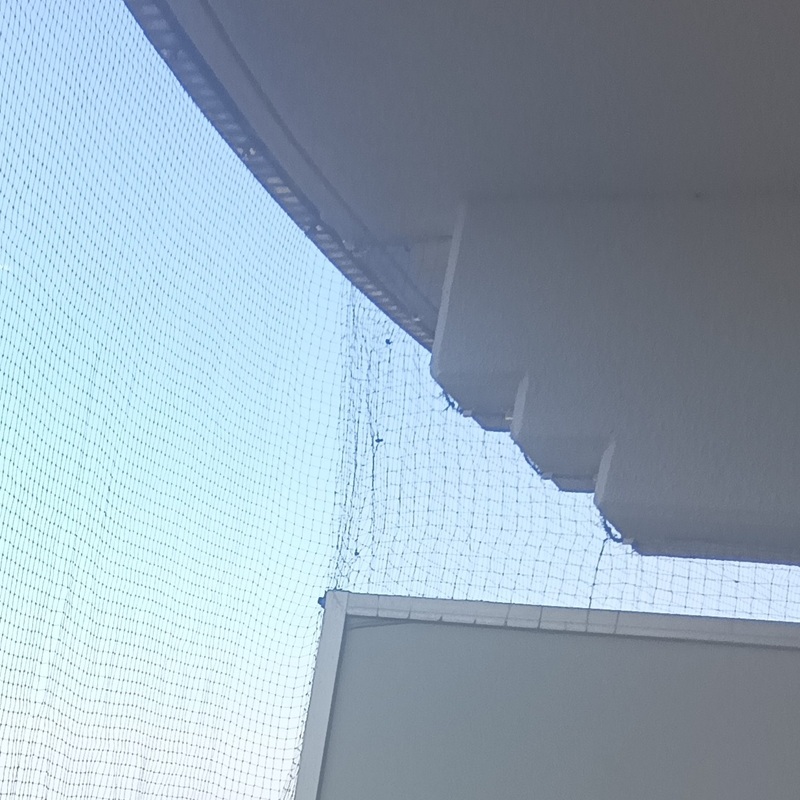 ベランダにネットを設置