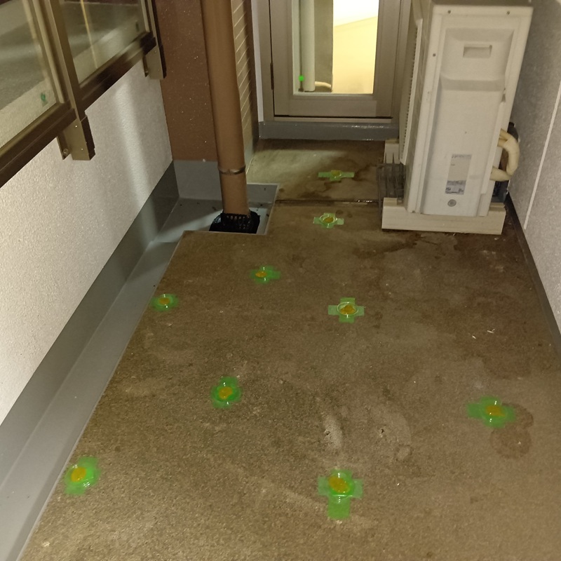 ベランダに設置した忌避剤