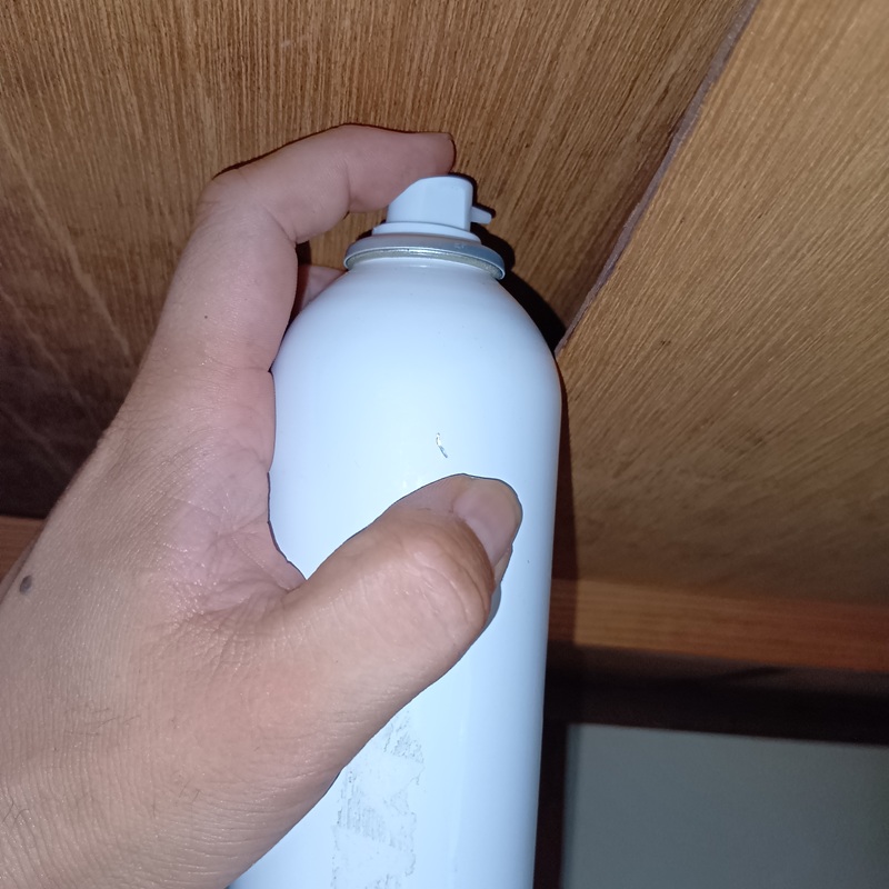 忌避剤散布の様子